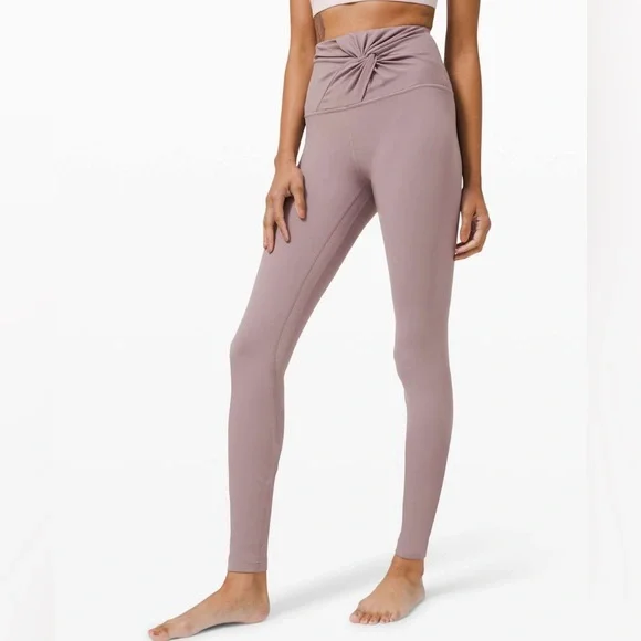 Lululemon Align High-Rise Tight 28" *Twist Waist - Picture 3 of 12